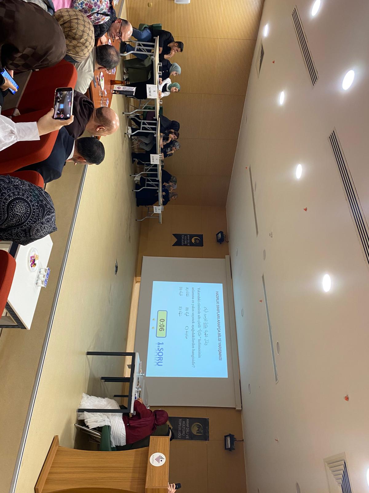 İlahiyat Fakültesi Arapça Hazırlık Sınıfları Arası Bilgi Yarışması Gerçekleştirildi